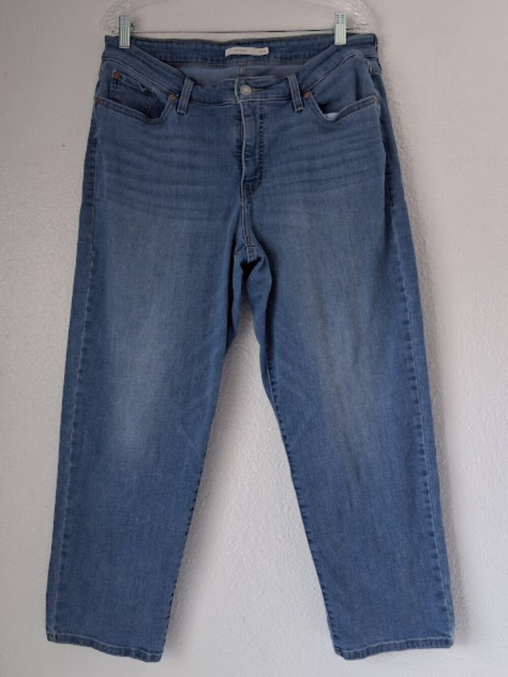 Levi Strauss & CO women's size 16W medium wash ankle jeans